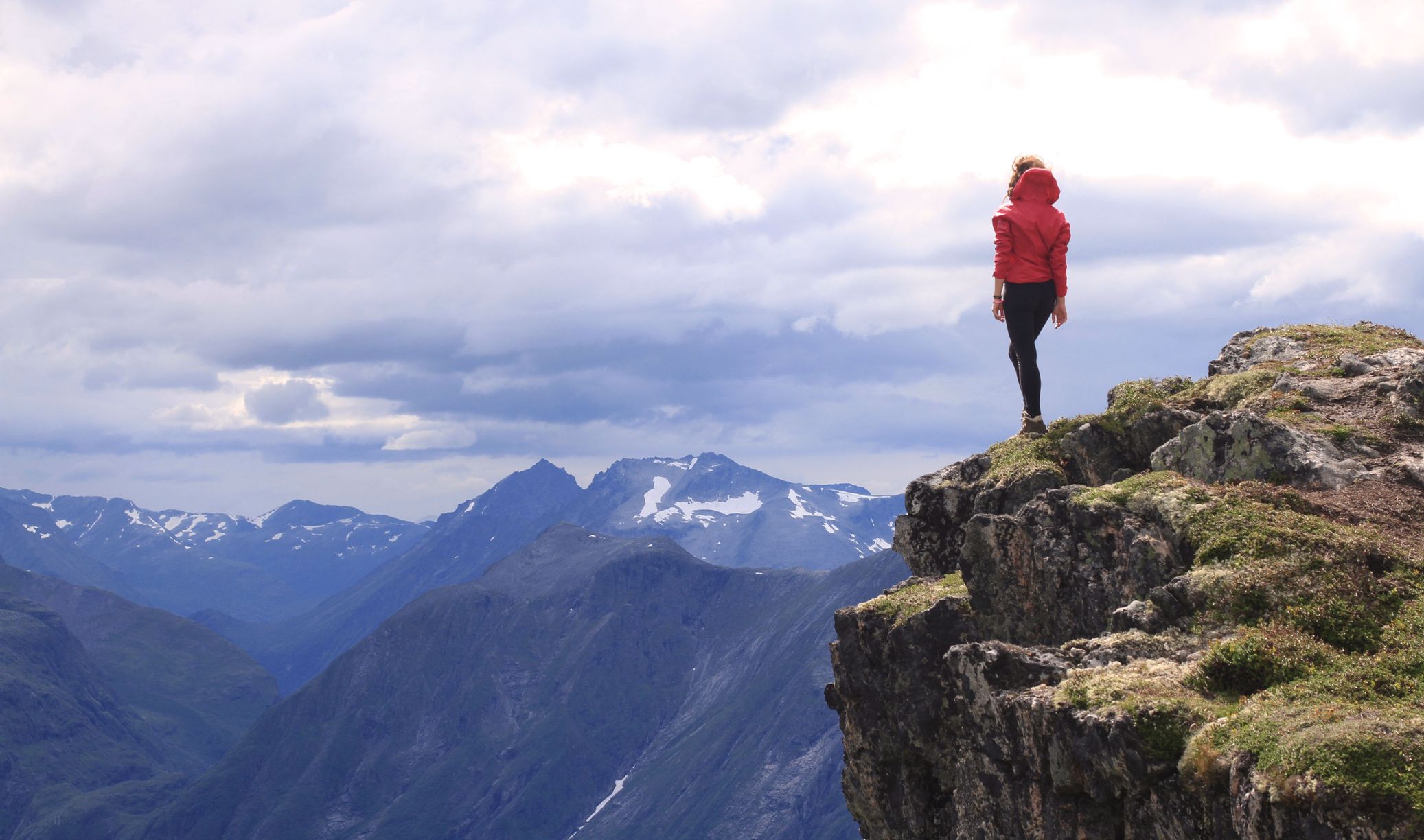 Norway | Romsdalseggen Ridge Hike