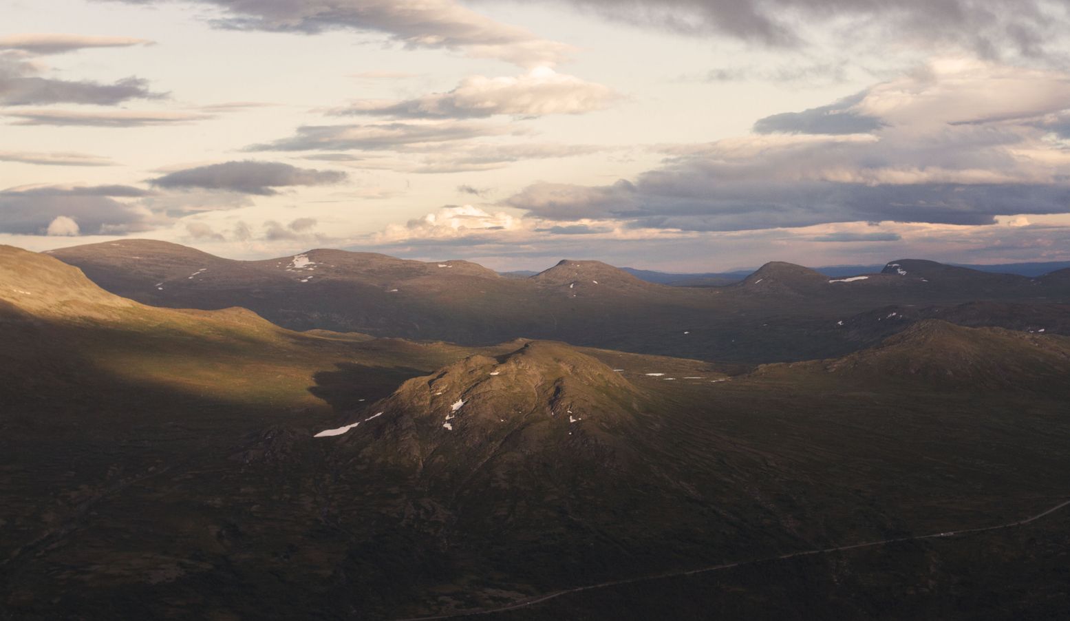 Hiking the Besseggen ridge in Norway