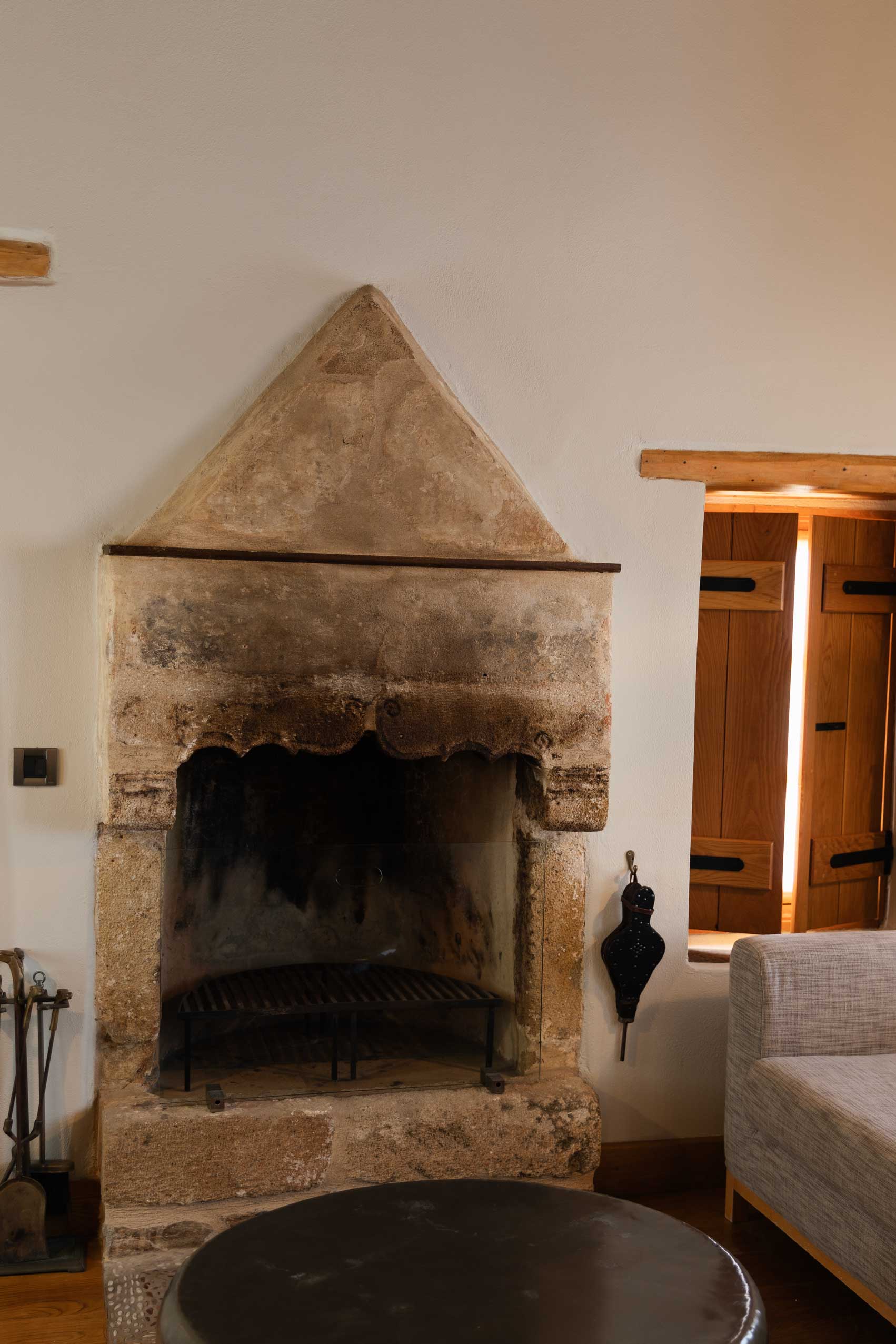 Fireplace in a room of Kinsterna Hotel, Monemvasia